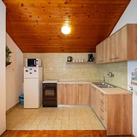 Apartman ime *