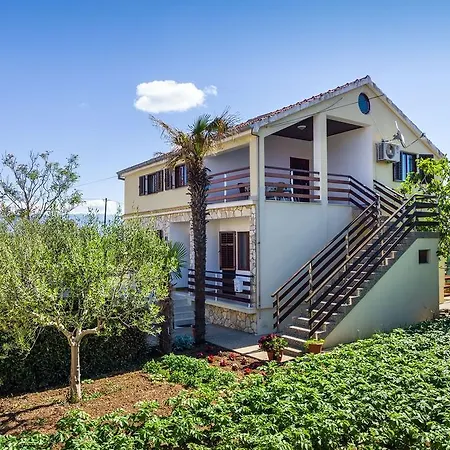 Apartman ime Nin