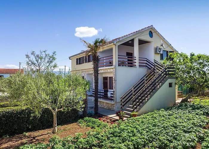 Apartament Sime Nin