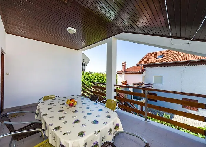 Apartament Sime Nin